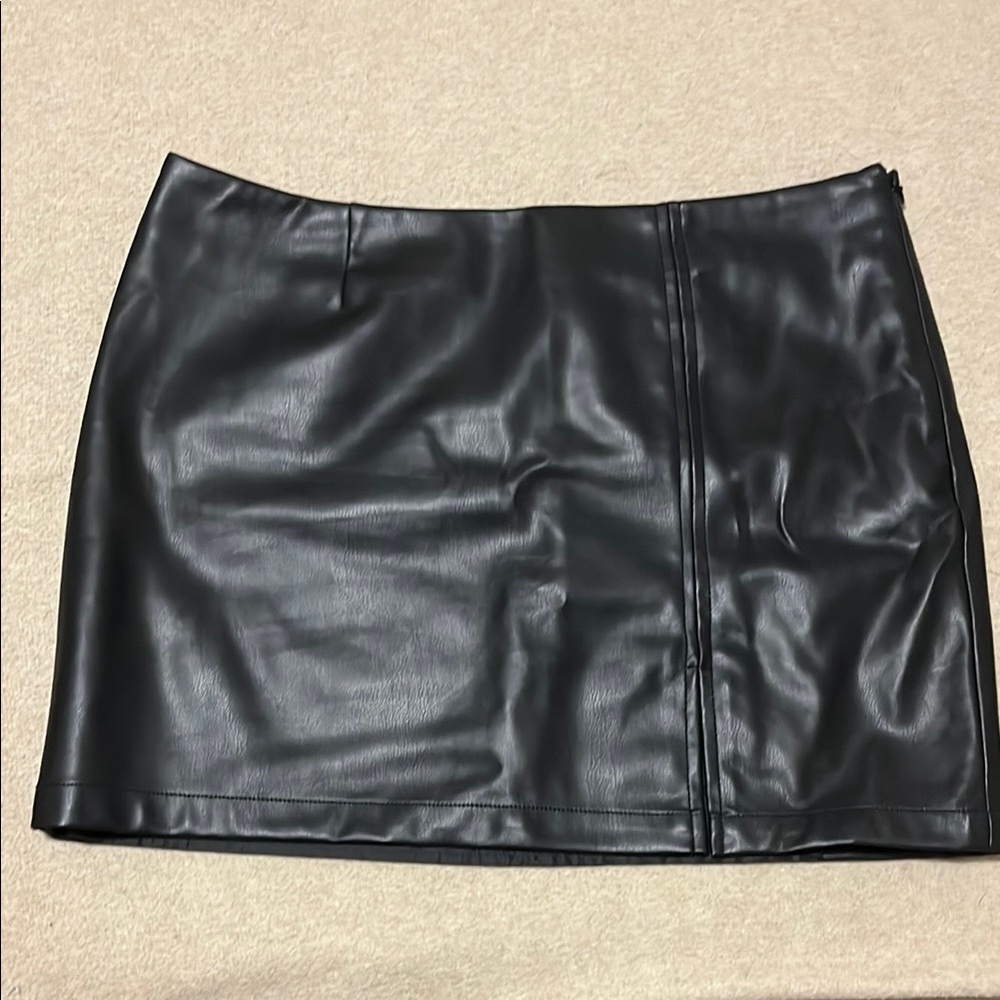 Juicy Couture Black Mini Pencil Skirt for Night Out